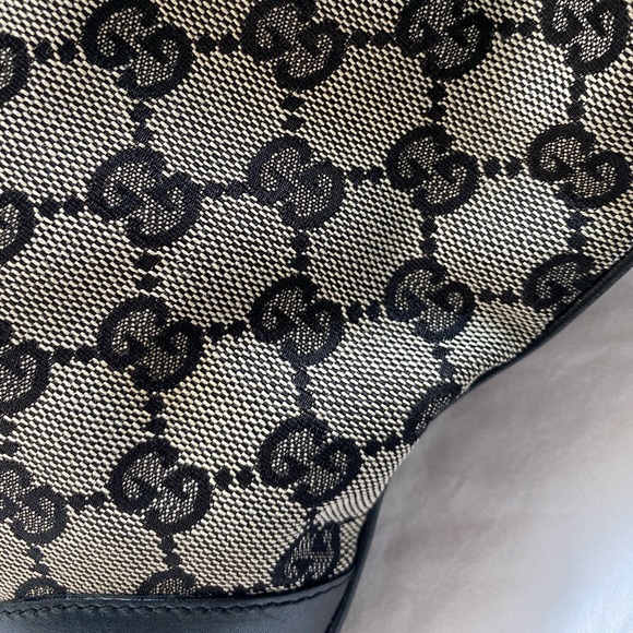 SOLD ⚠️Gucci Jackie Hobo - Picture 4 of 16